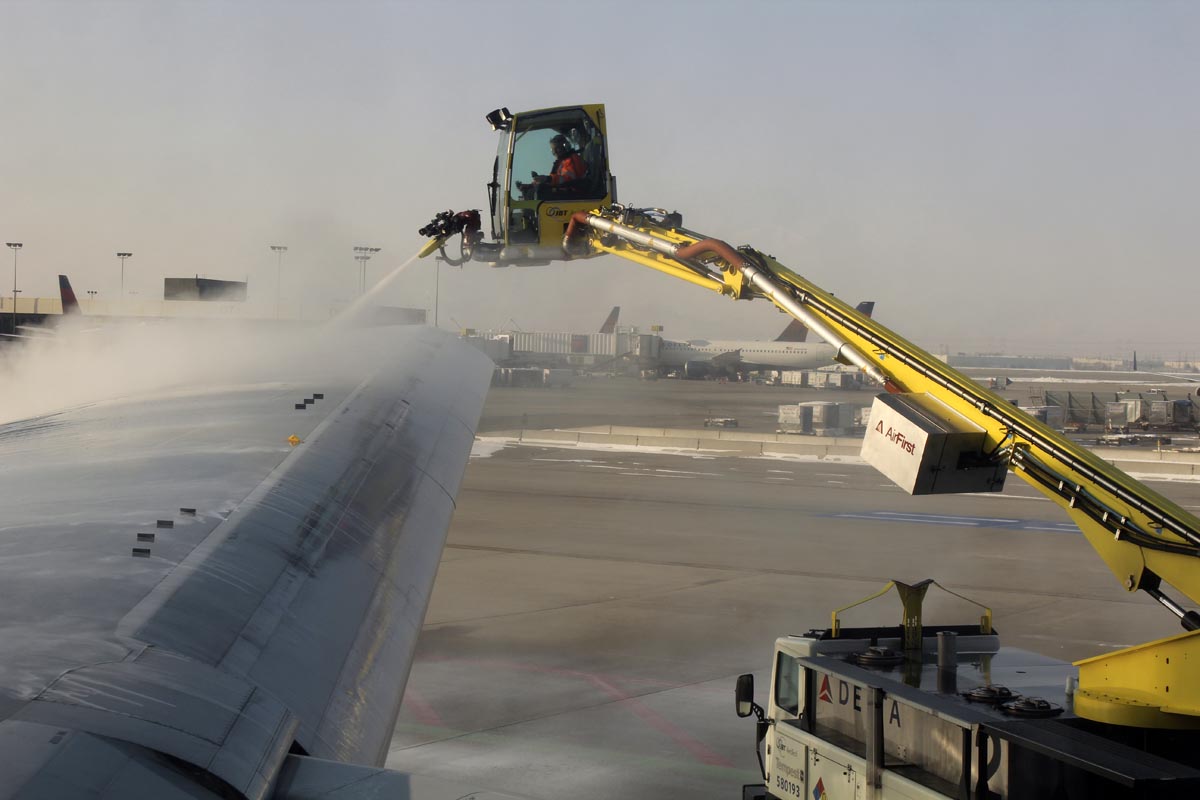 de-icing airplane wing