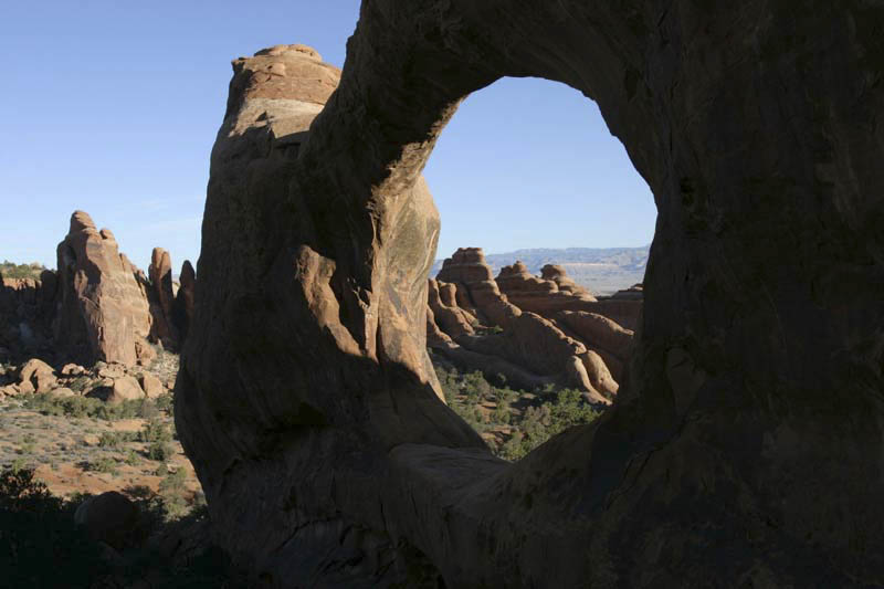 photo of arch developed along joint surface